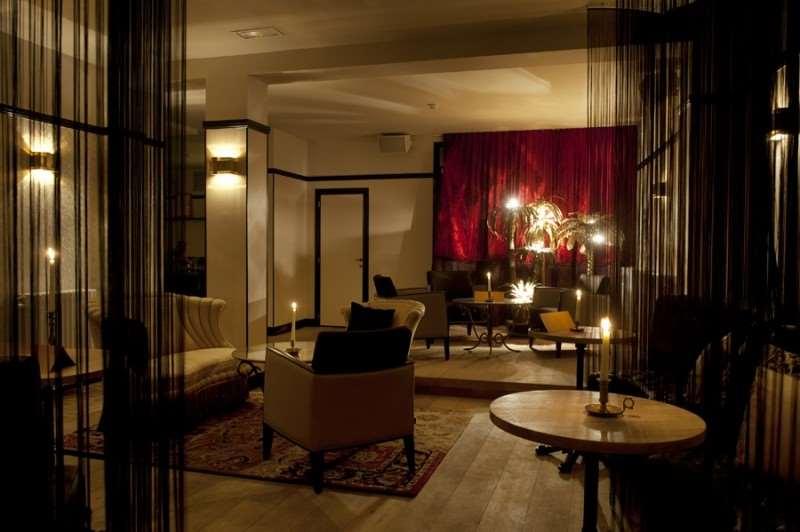 Отель Latroupe Le Berger Saint-Gilles Интерьер фото