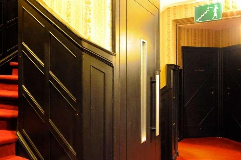Отель Latroupe Le Berger Saint-Gilles Интерьер фото
