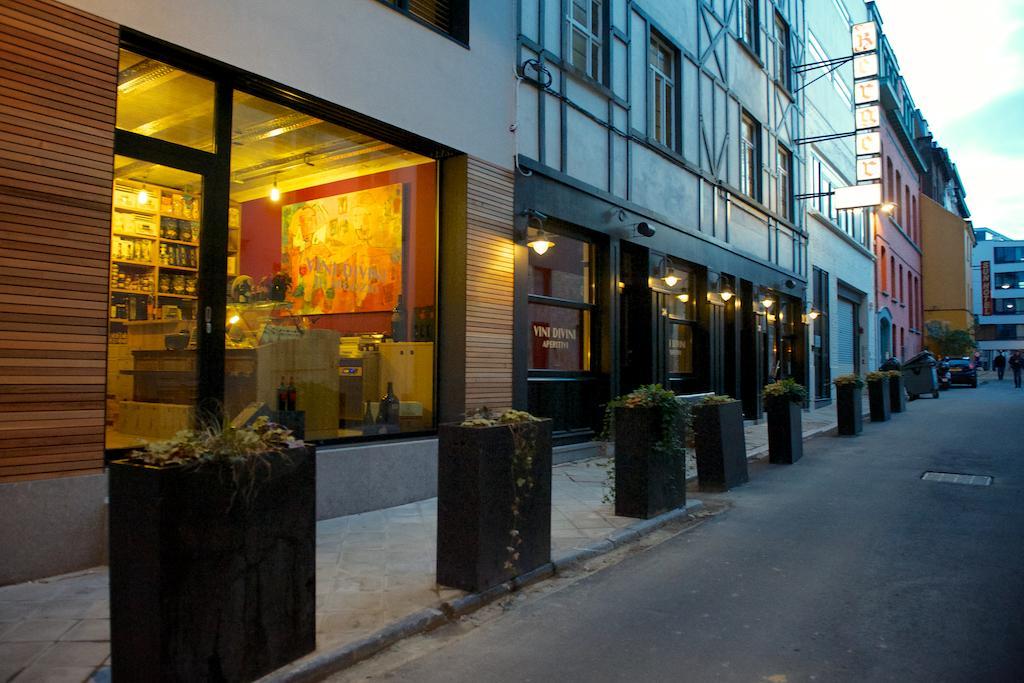 Отель Latroupe Le Berger Saint-Gilles Экстерьер фото
